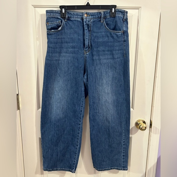 Pilcro Women’s Size 32 Cropped Relaxed Wide Leg Baggy Denim Jeans - Picture 3 of 11